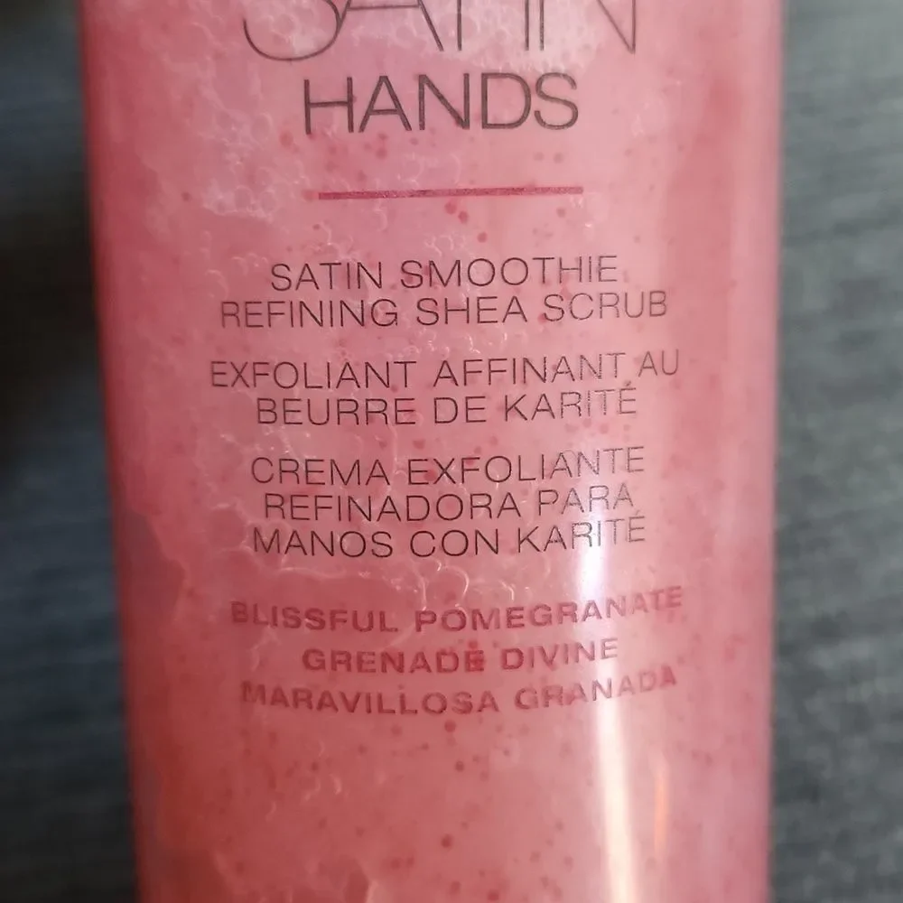Mary Kay Satin Hands Satin Smoothie Shea Scrub in 